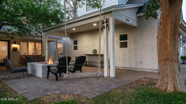 3244 E WELDON Avenue, Phoenix, AZ 85018