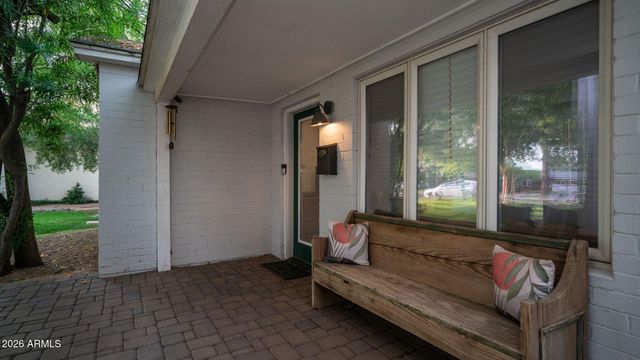 3244 E WELDON Avenue, Phoenix, AZ 85018