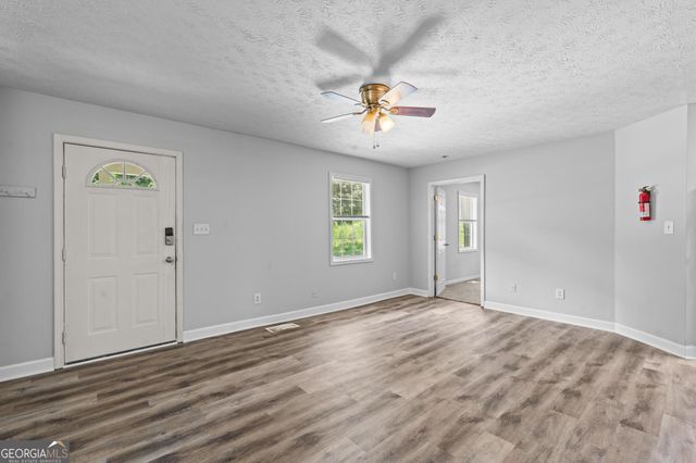 30 Tuxedo Avenue, Newnan, GA 30263