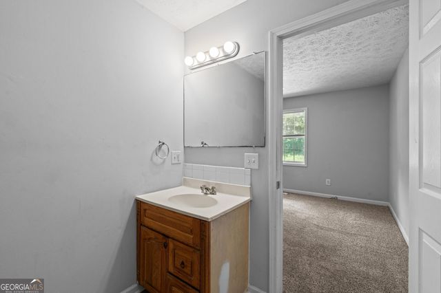 30 Tuxedo Avenue, Newnan, GA 30263