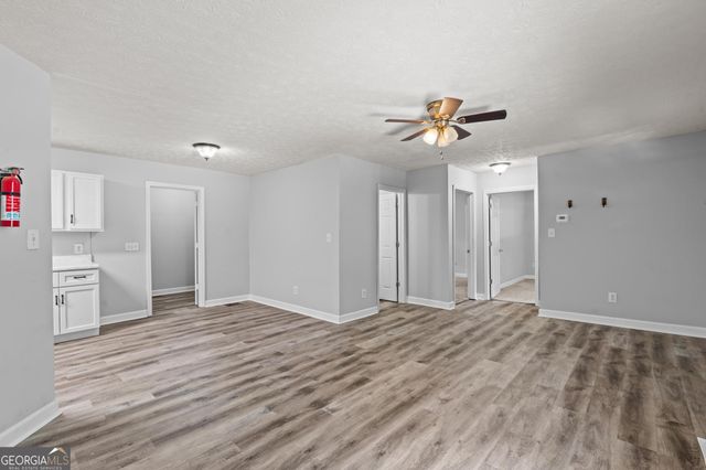 30 Tuxedo Avenue, Newnan, GA 30263
