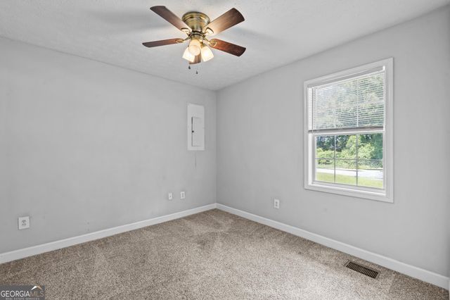 30 Tuxedo Avenue, Newnan, GA 30263