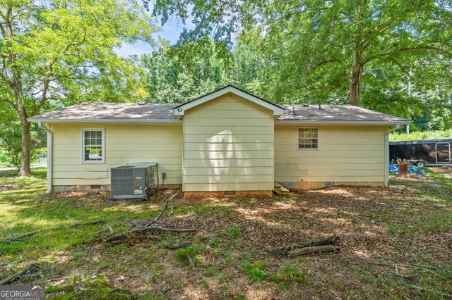 30 Tuxedo Avenue, Newnan, GA 30263