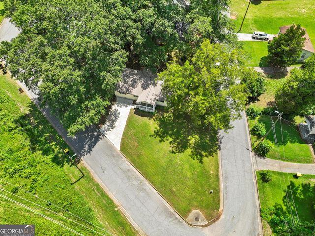 30 Tuxedo Avenue, Newnan, GA 30263