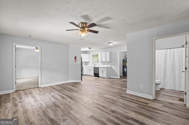 30 Tuxedo Avenue, Newnan, GA 30263