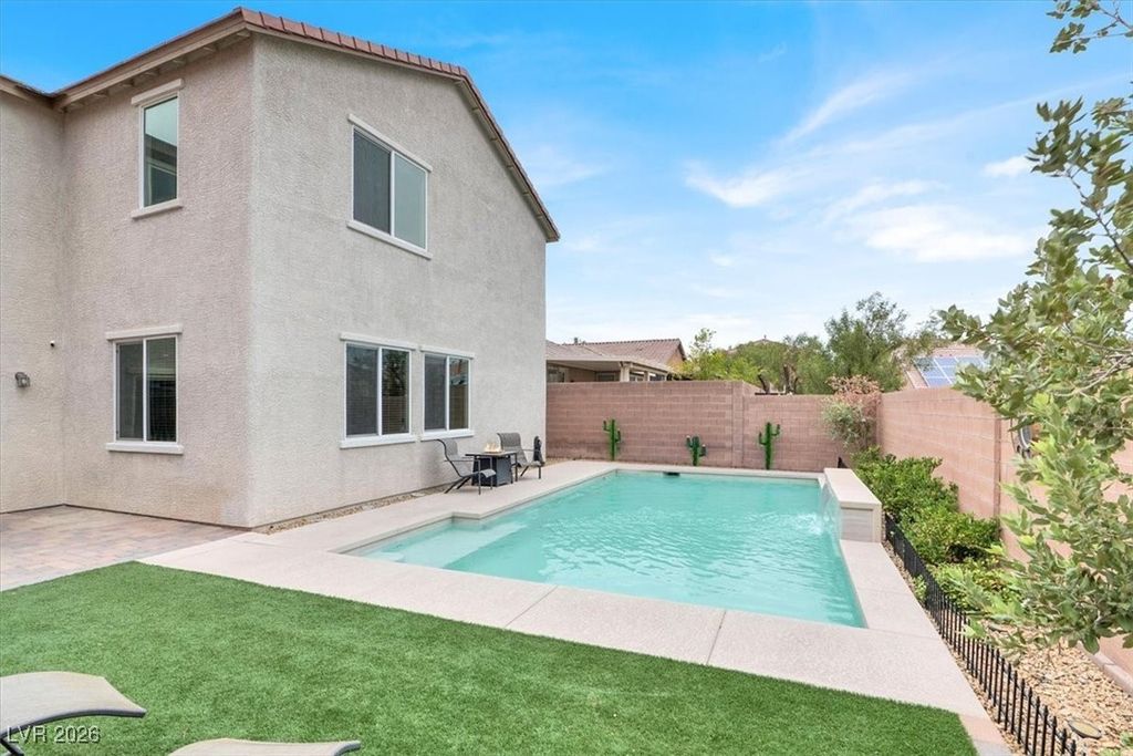 Image 5 of property listing at 10368 Saddle Mountain Street, Las Vegas, NV 89178