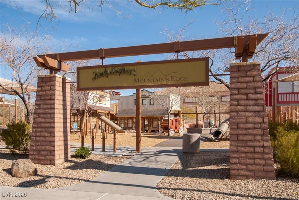 Image 70 of property listing at 10368 Saddle Mountain Street, Las Vegas, NV 89178