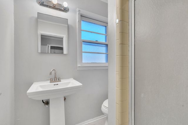 207 Woodview Avenue, Spartanburg, SC 29306