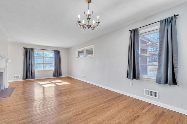 207 Woodview Avenue, Spartanburg, SC 29306