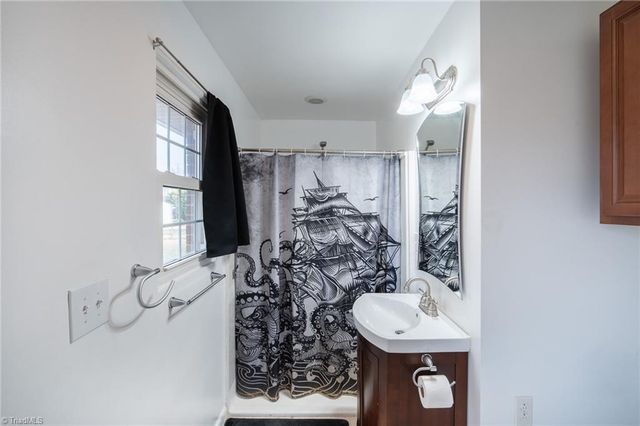 6922 Gra Lan Drive, Thomasville, NC 27360