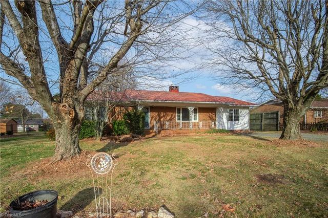 6922 Gra Lan Drive, Thomasville, NC 27360