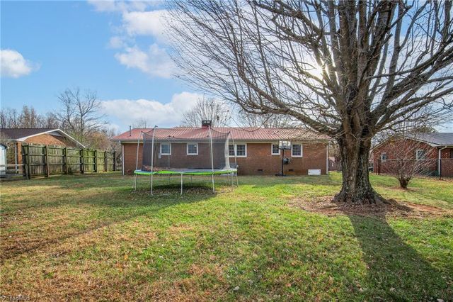 6922 Gra Lan Drive, Thomasville, NC 27360