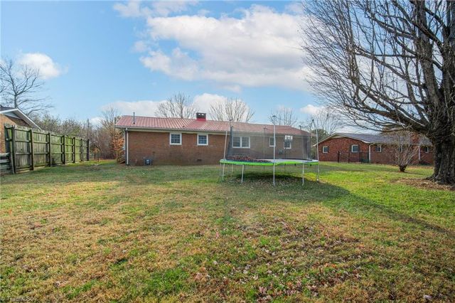 6922 Gra Lan Drive, Thomasville, NC 27360