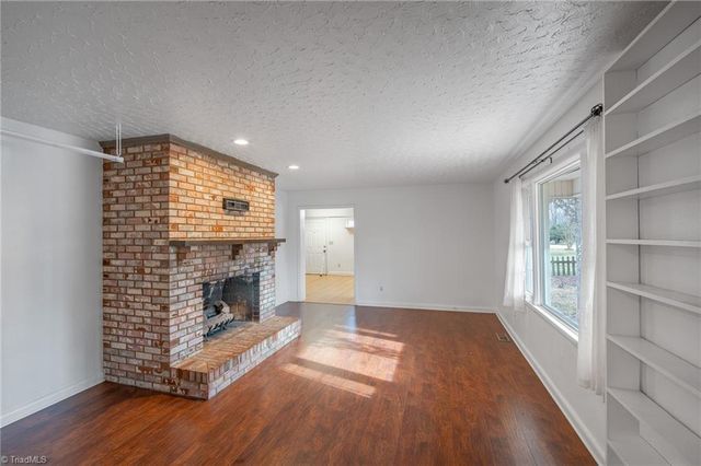 6922 Gra Lan Drive, Thomasville, NC 27360