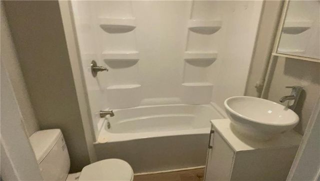 1208 West Street, Des Moines, IA 50315