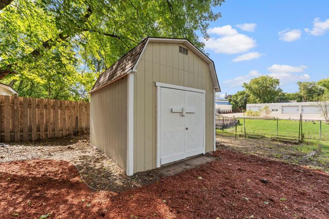 4051 Brunswick Avenue N, Crystal, MN 55422