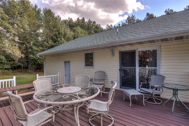 7180 Nine Mile Creek Road, Eau Claire, WI 54701