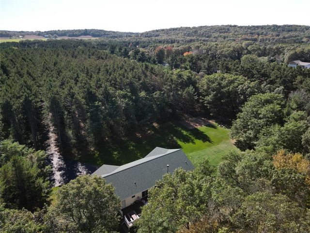 7180 Nine Mile Creek Road, Eau Claire, WI 54701