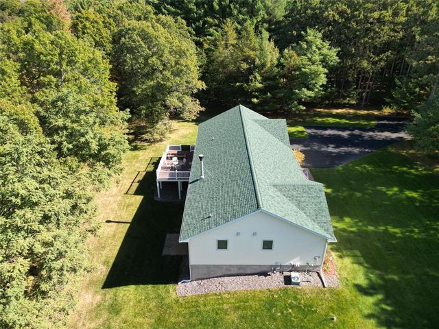 7180 Nine Mile Creek Road, Eau Claire, WI 54701