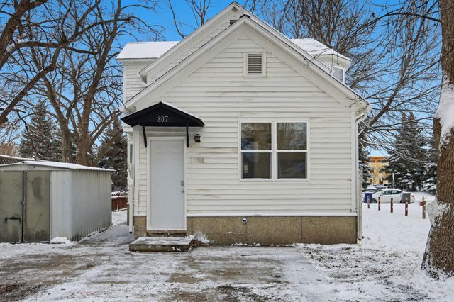 807 5th Street S, Moorhead, MN 56560
