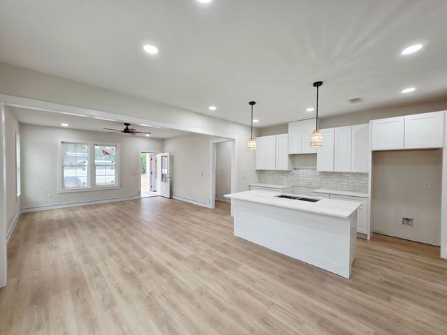 308 B Okaloosa Avenue, Valparaiso, FL 32580