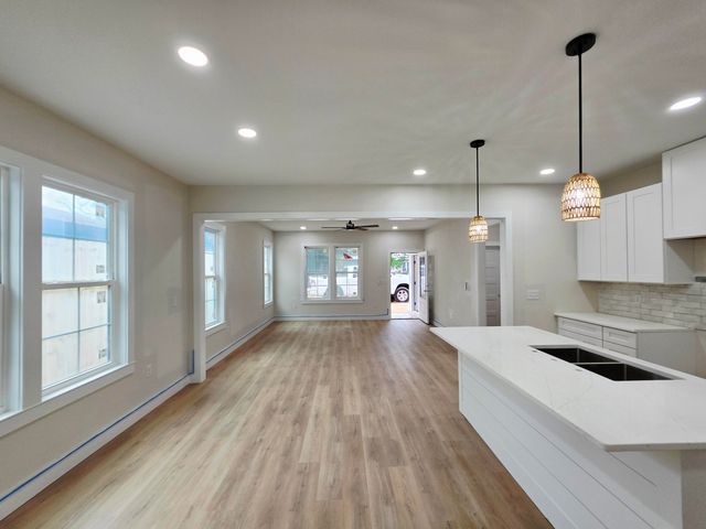 308 B Okaloosa Avenue, Valparaiso, FL 32580