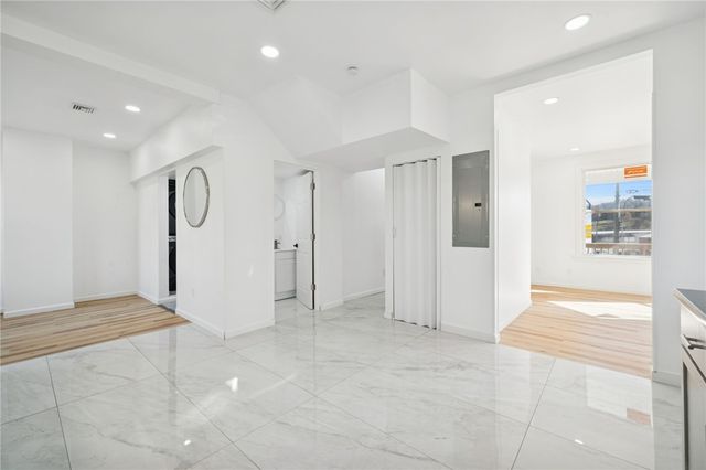 435 N Broadway St, Scottdale, PA 15683