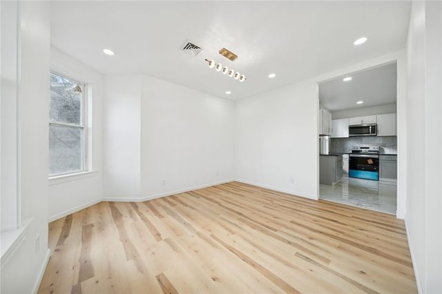 435 N Broadway St, Scottdale, PA 15683