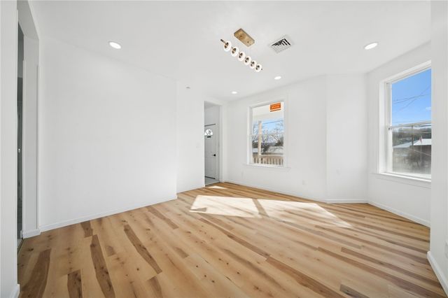 435 N Broadway St, Scottdale, PA 15683