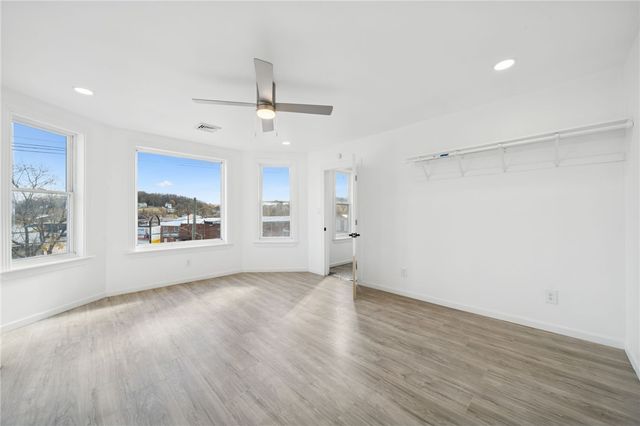 435 N Broadway St, Scottdale, PA 15683