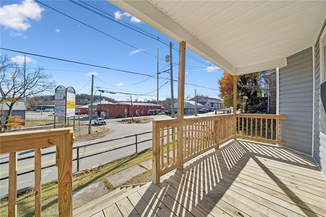 435 N Broadway St, Scottdale, PA 15683