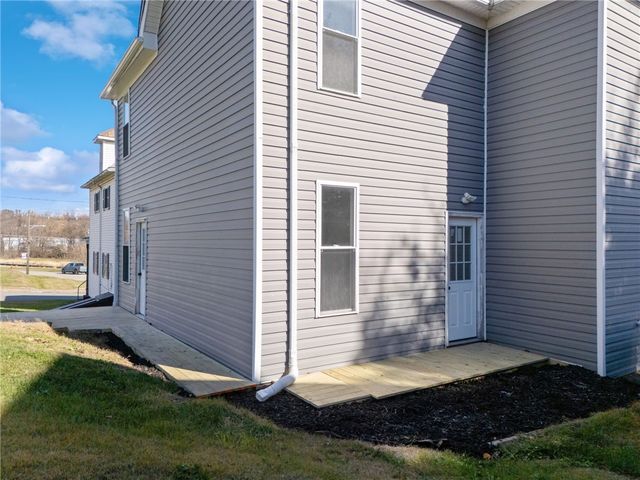 435 N Broadway St, Scottdale, PA 15683