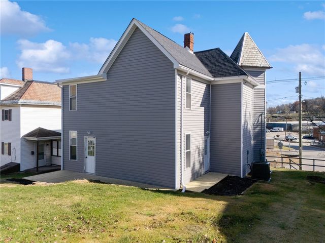 435 N Broadway St, Scottdale, PA 15683