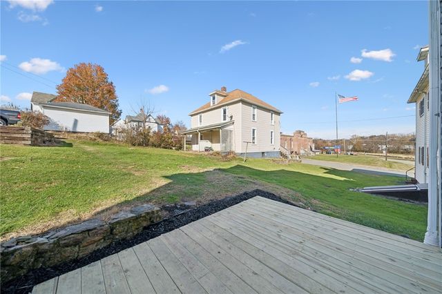 435 N Broadway St, Scottdale, PA 15683