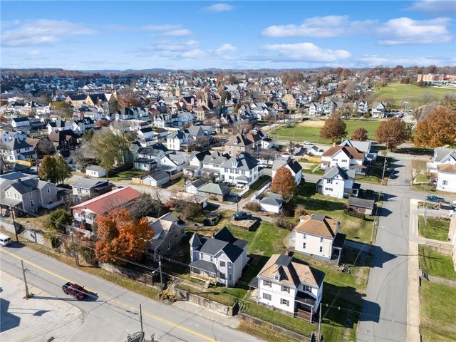 435 N Broadway St, Scottdale, PA 15683