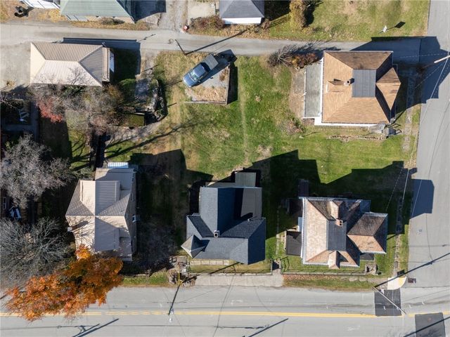 435 N Broadway St, Scottdale, PA 15683