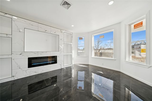 435 N Broadway St, Scottdale, PA 15683