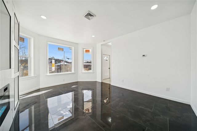 435 N Broadway St, Scottdale, PA 15683