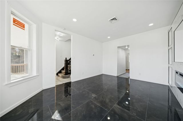 435 N Broadway St, Scottdale, PA 15683