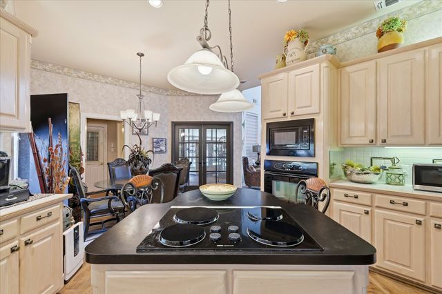 4717 Morris Heights Drive, Arlington, TX 76016