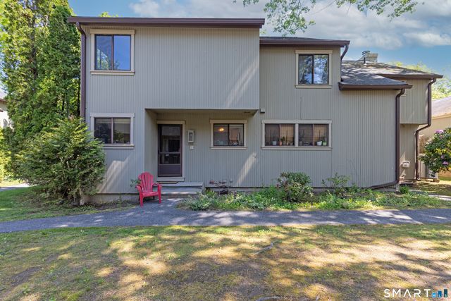 48 Woods Way, Woodbury, CT 06798