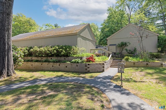 48 Woods Way, Woodbury, CT 06798