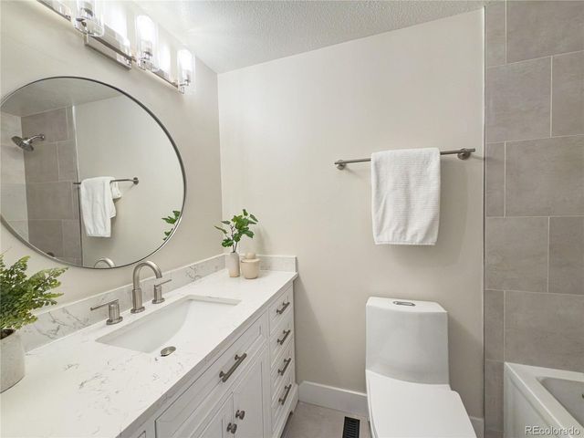 6664 E Easter Pl, Centennial, CO 80112