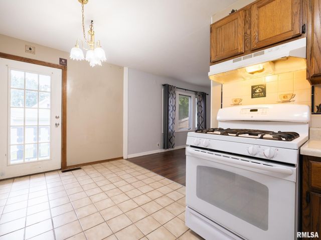5 GALVIN Court, Pekin, IL 61554