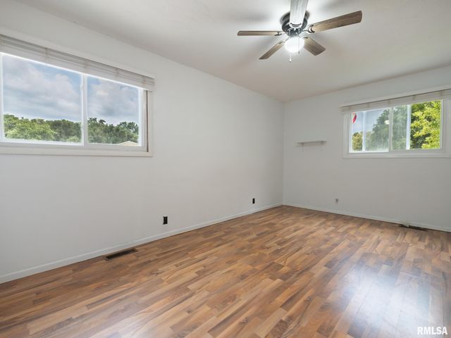 5 GALVIN Court, Pekin, IL 61554