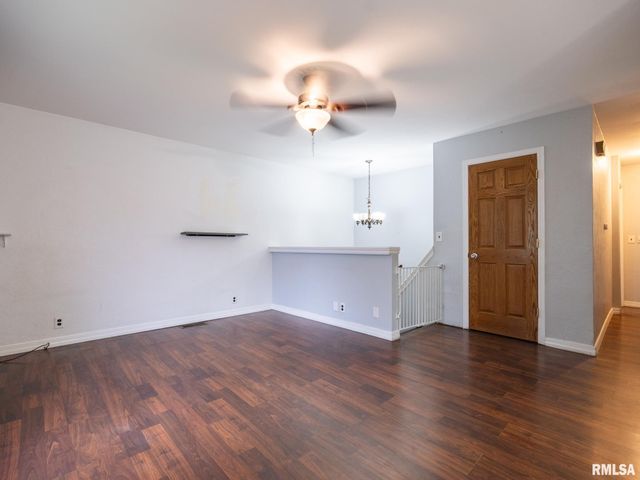 5 GALVIN Court, Pekin, IL 61554