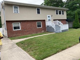 1455 E Forks Road, Bay Shore, NY 11706