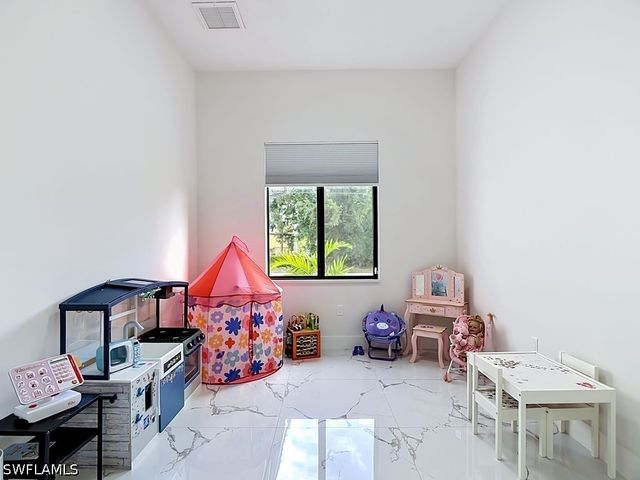 2905 4th ST W, Lehigh Acres, FL 33971