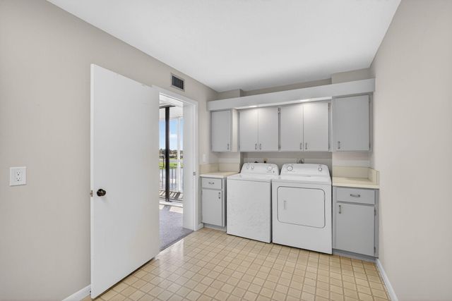 2421 Village Boulevard 401, West Palm Beach, FL 33409