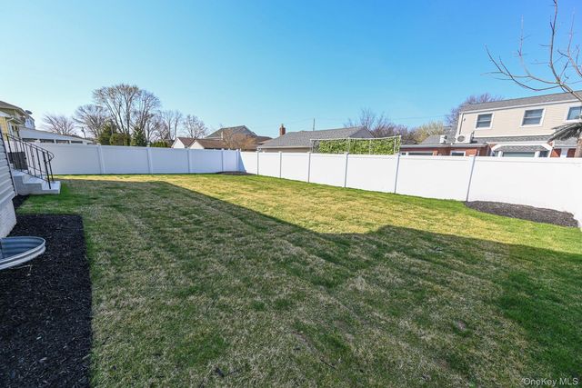 1772 Rose Street, Merrick, NY 11566